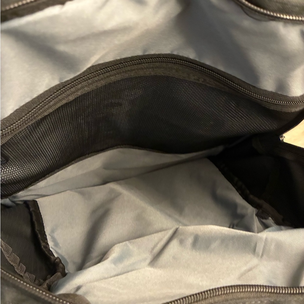 NEW with tags Nike Black Backpack with Golden State logo for Men or Women - Picture 4 of 4